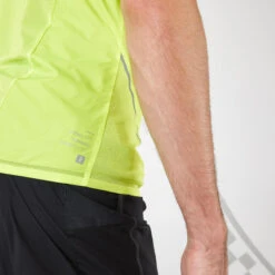 KIPRUN LIGHT MEN'S RUNNING JACKET SLEEVELESS LIGHT YELLOW 18 KIPRUN LIGHT MEN'S RUNNING JACKET SLEEVELESS LIGHT YELLOW -Sports Shop k25b4ea44baf1f1995997d394e3130de6