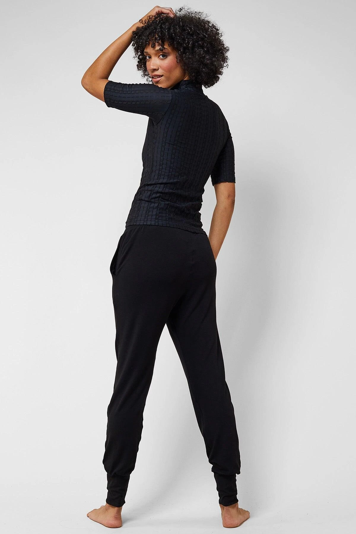 Lightweight Yoga Loose Side Pockets Cuffed Pant Black 6 Lightweight Yoga Loose Side Pockets Cuffed Pant Black - Image 4