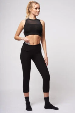 Extra Strong Compression Waisted Cropped Leggings With Figure Firming Black -Sports Shop k62c5225215f7fa955483d0992924f1cb