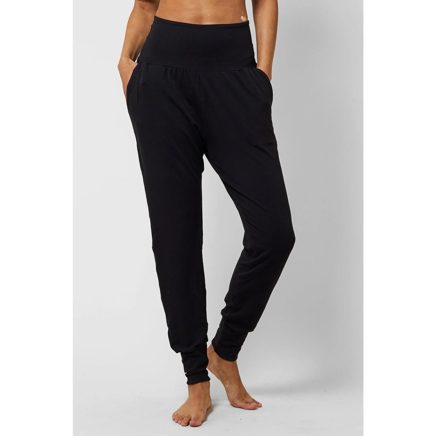 Lightweight Yoga Loose Side Pockets Cuffed Pant Black 3 Lightweight Yoga Loose Side Pockets Cuffed Pant Black
