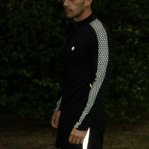 Proviz REFLECT360 Carbon Men's Reflective Long Sleeve 1/4 Zip Running Top 7 Proviz REFLECT360 Carbon Men's Reflective Long Sleeve 1/4 Zip Running Top - Image 5
