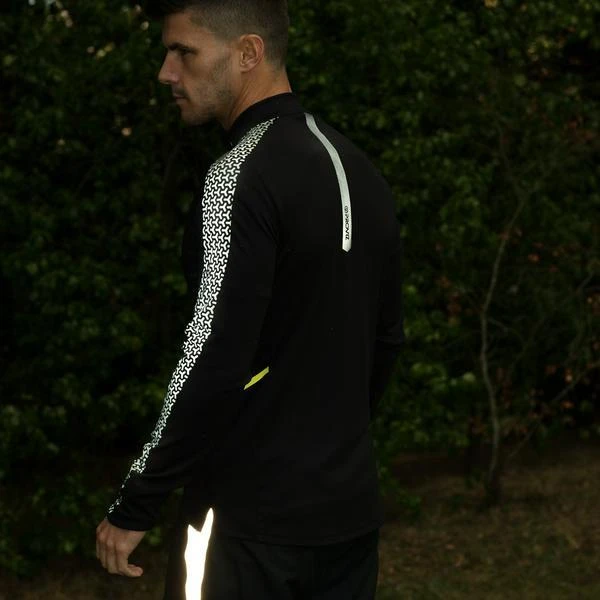 Proviz REFLECT360 Carbon Men's Reflective Long Sleeve 1/4 Zip Running Top 6 Proviz REFLECT360 Carbon Men's Reflective Long Sleeve 1/4 Zip Running Top - Image 4