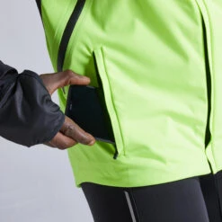 KIPRUN WARM REGUL MEN'S RUNNING WINDBREAKER WATERPROOF JACKET -Sports Shop ka7343b7ce3a7995158e5a8d3ddd5385a