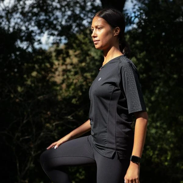 Proviz REFLECT360 Carbon Women's Reflective Short Sleeve Running Top 6 Proviz REFLECT360 Carbon Women's Reflective Short Sleeve Running Top - Image 4