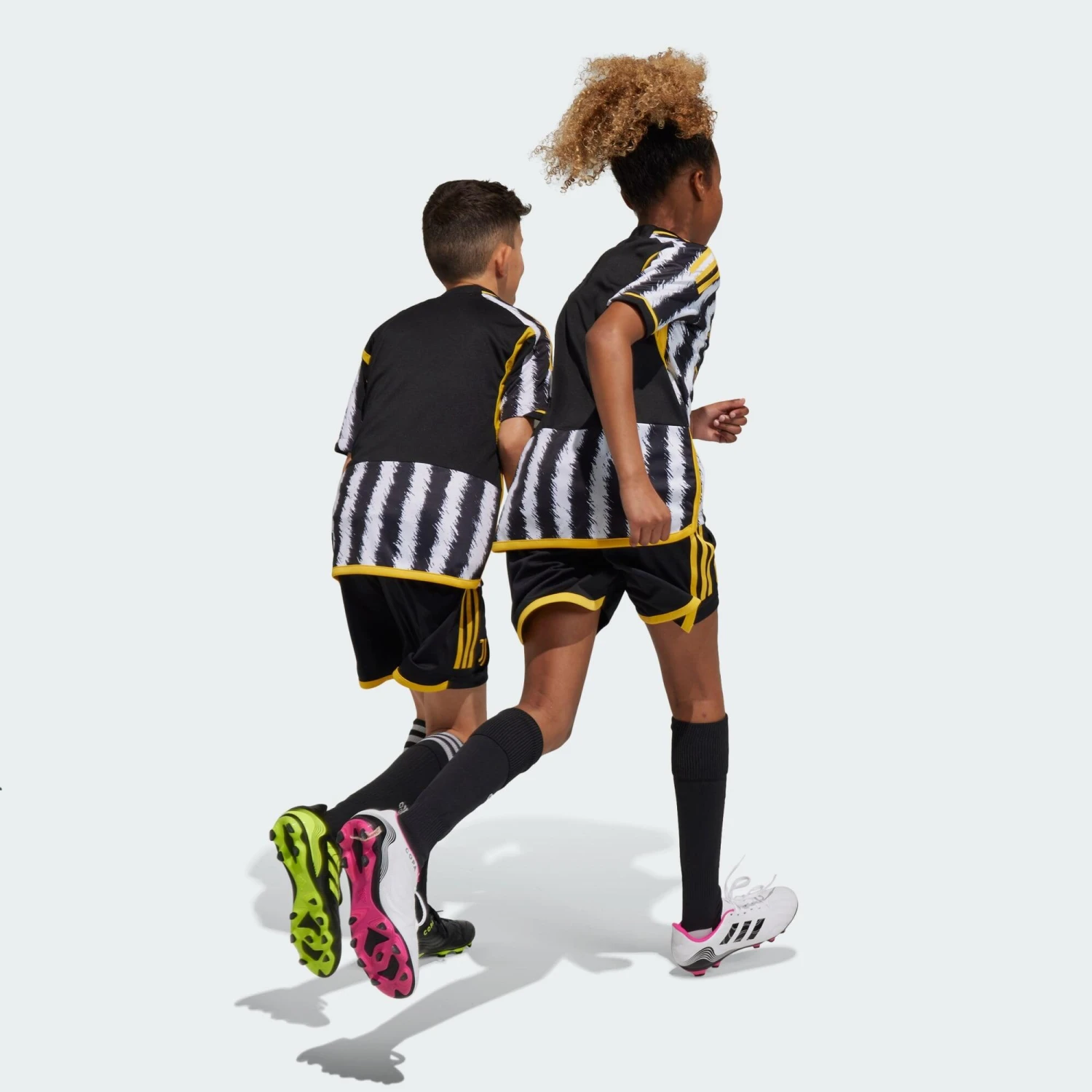 ADIDAS Juventus 23/24 Home Shorts Kids 5 ADIDAS Juventus 23/24 Home Shorts Kids - Image 3